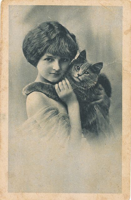 1910 Photo of Lady and her Cat